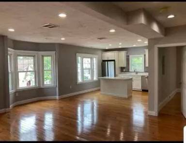 Main picture of 19 Richmond Ave