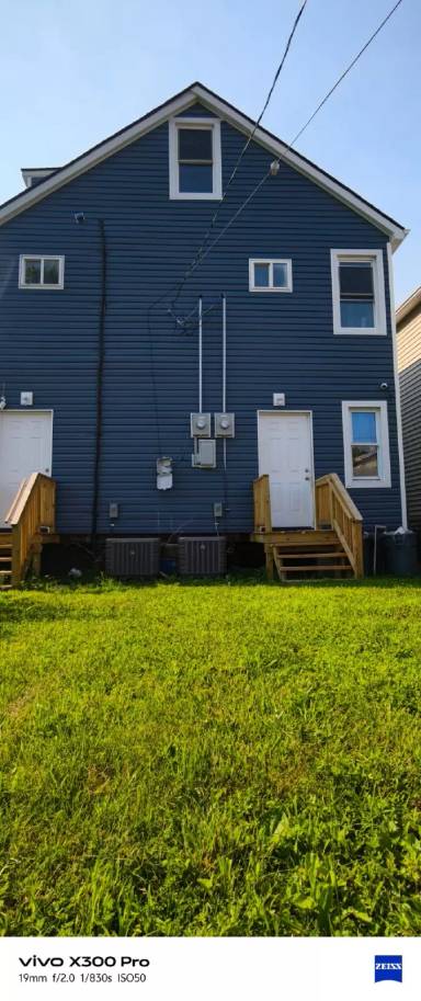 Main picture of 3415 Yemans St