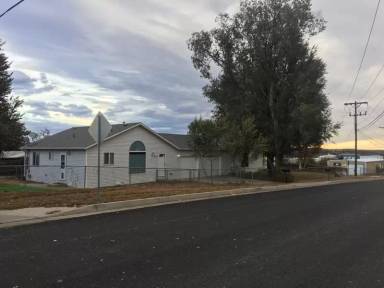 Main picture of 2212 Wheeler Ave