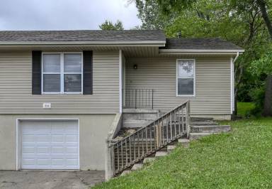 Main picture of 300 NW 62nd Ter