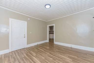 Main picture of 304 2nd St