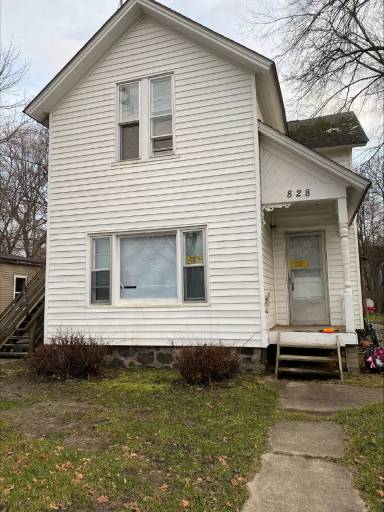Main picture of 828 Gibson St