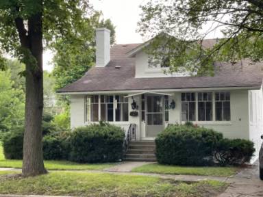 Main picture of 422 S Madison St