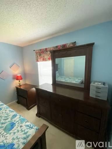 Main picture of 1585 SW Mercedes Ave