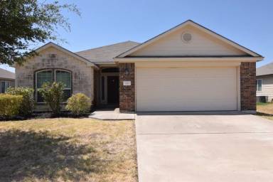 Main picture of 7915 Woodbury Dr