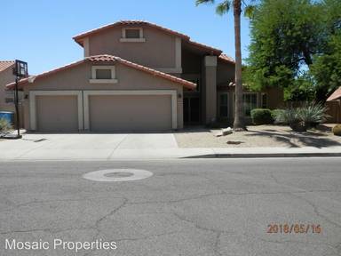 Main picture of 5329 E Grovers Ave
