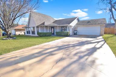 Main picture of 106 Nancy Dr