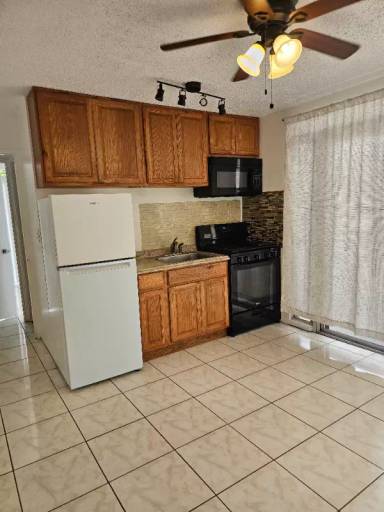 Main picture of 1436 Kewalo St