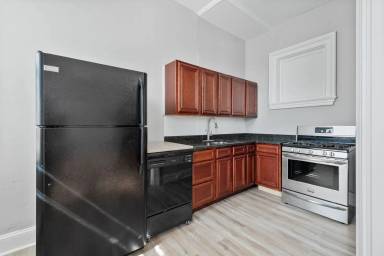 Main picture of 1701 Bolton St