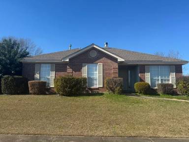 Main picture of 3006 Ivy Chase Loop