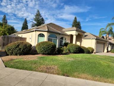 Main picture of 1653 E Emerald Ave