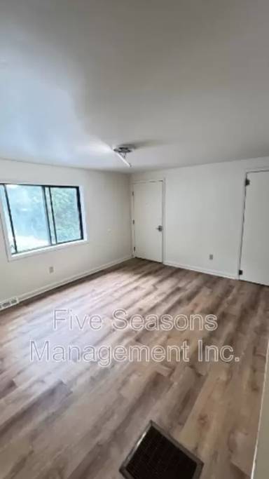 Main picture of 1036 North Avenue - 1036