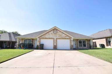 Main picture of 608 Paseo del Plata