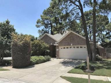 Main picture of 560 Cross Ridge Cir N
