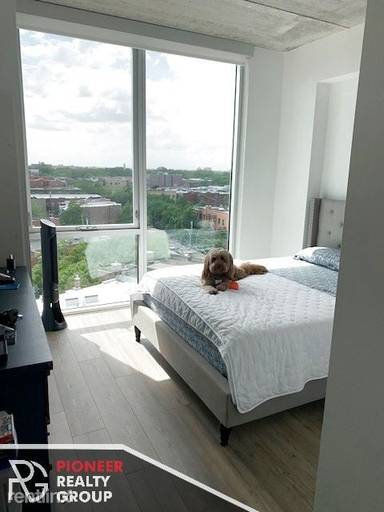 Main picture of Viridian on Sheridan