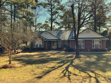 Main picture of 19 Wendy Ln