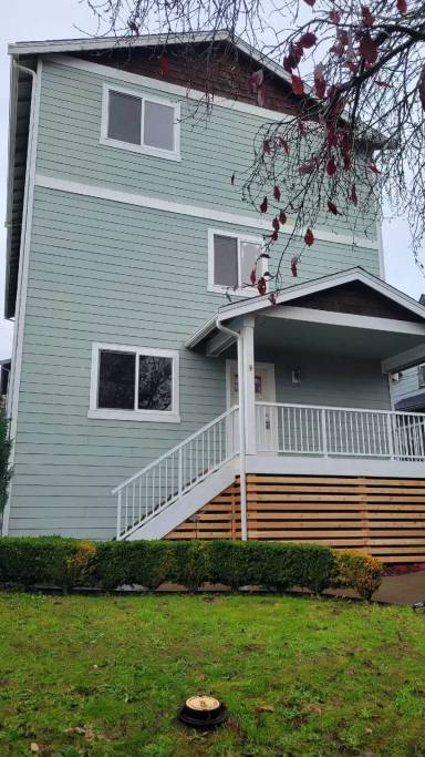 Main picture of 3222 Lombard Ave