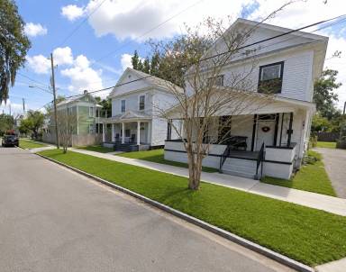 Main picture of 140 E 5th St