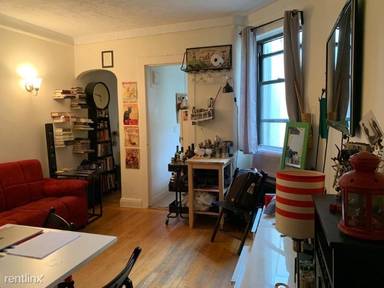 Main picture of 54 W 106th St