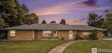 Main picture of 141 S Drake Rd