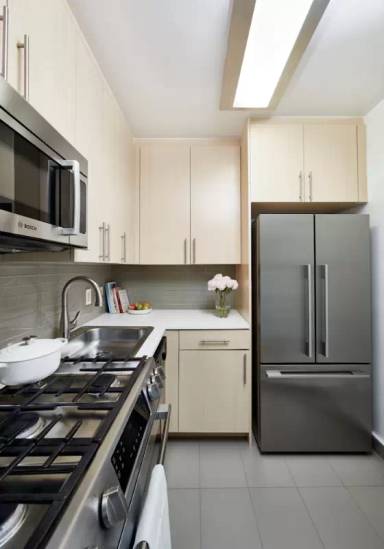 Main picture of 110 Horatio Street Apartments
