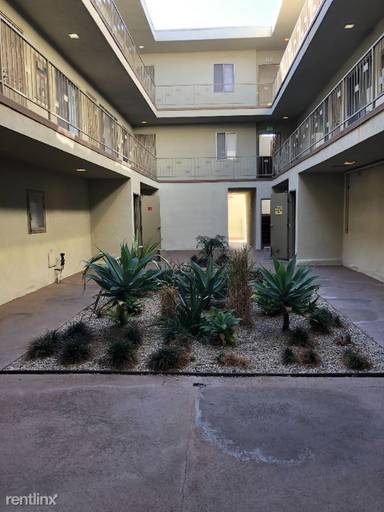 Main picture of 5311 Hermitage Ave