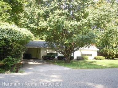 Main picture of 12 Briarwood Dr