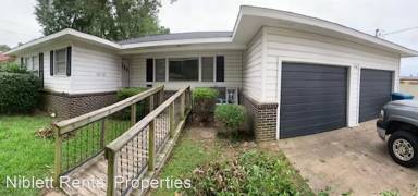 Main picture of 106 Cedar St