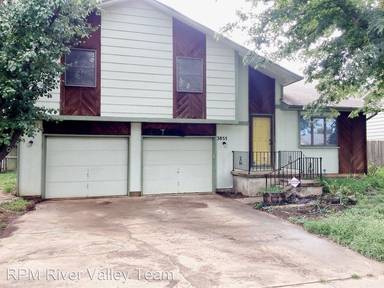 Main picture of 3855 S Boyd St