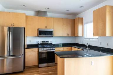 Main picture of 2463 Field Way NE