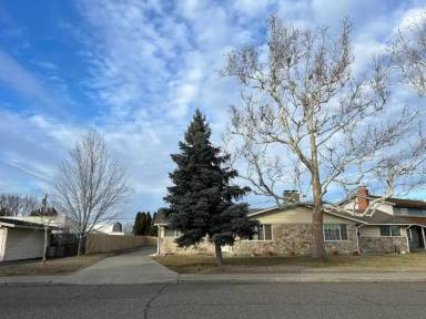 Main picture of 2112 W Clearwater Ave