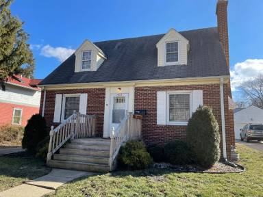 Main picture of 1013 W Daniel St