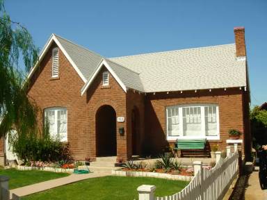 Main picture of 322 N 15th St