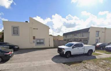 Main picture of 2444 NW 52nd Ave