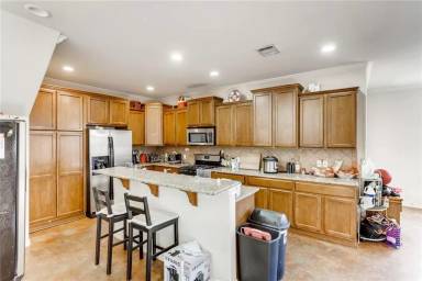 Main picture of 5208 Martin Ave