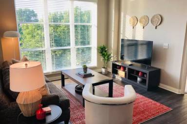 Main picture of 401 W Rich St