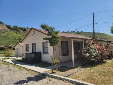Main picture of 2140 Kendall Dr