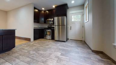 Main picture of 1025 15th Ave SE