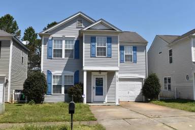 Main picture of 2719 Oasis Ln