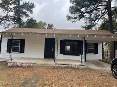 Main picture of 3705 Hickory St