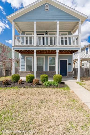 Main picture of 611 N Tennyson Ln