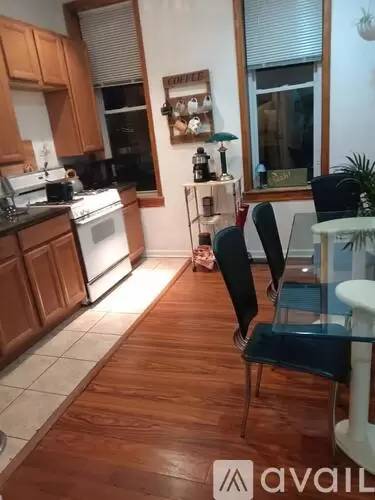 Main picture of 1417 W 19th St
