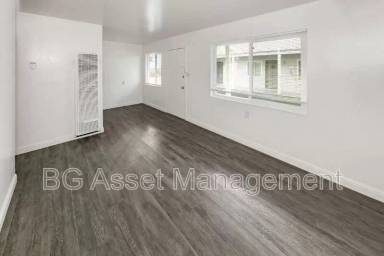 Main picture of 1865 Powell St