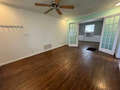 Main picture of 4953 S Detroit Ave