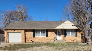 Main picture of 833 E Minneapolis Ave
