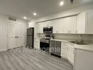 Main picture of 5436 Vine St