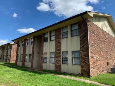 Main picture of 910-912 S Connecticut Ave