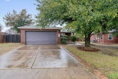 Main picture of 107 McCarthur Dr
