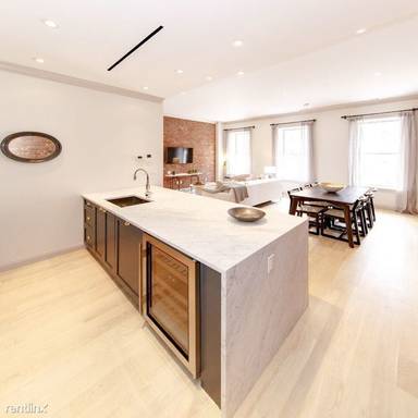 Main picture of 808 Lexington Ave