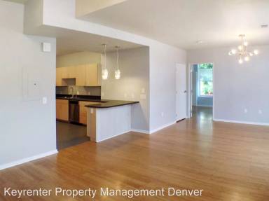 Main picture of 2400 Welton St